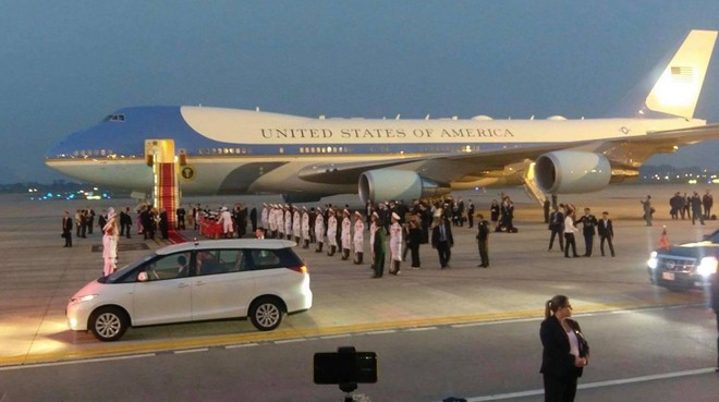 Tổng thống Mỹ Donald Trump đến Hà Nội, an ninh thắt chặt ở các tuyến phố trung tâm - Ảnh 13.