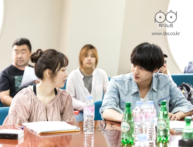Mê mệt hai trai đẹp siêu lịch lãm theo đuổi Seo Hyun Jin trong phim mới - Ảnh 19.