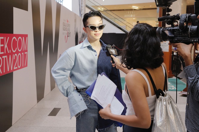 Lần đầu đến Malaysia dự fashion week, Kelbin Lei kh&ocirc;ng ngờ giới trẻ ở đ&acirc;y biết r&otilde; về m&igrave;nh - Ảnh 3.