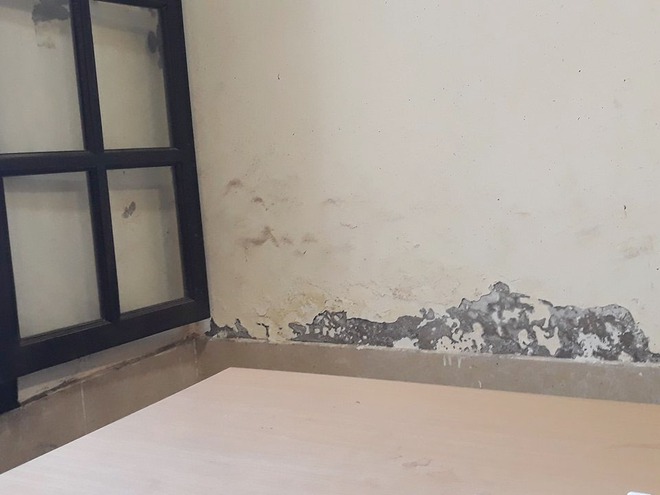 B&ecirc;n trong trường học vợ NS Xu&acirc;n Bắc tố học sinh phải k&ecirc; d&eacute;p, lấy ghế ngo&agrave;i b&atilde;i phế thải để ngồi - Ảnh 9.