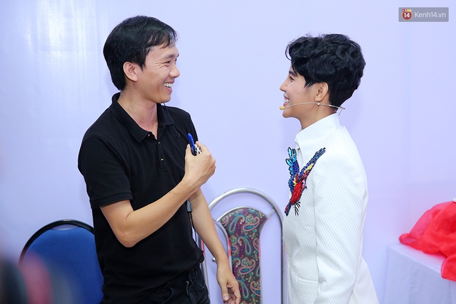Soobin mặc cool ngầu, tạo dáng nhí nhố trong buổi ghi hình Giọng hát Việt nhí - Ảnh 15.