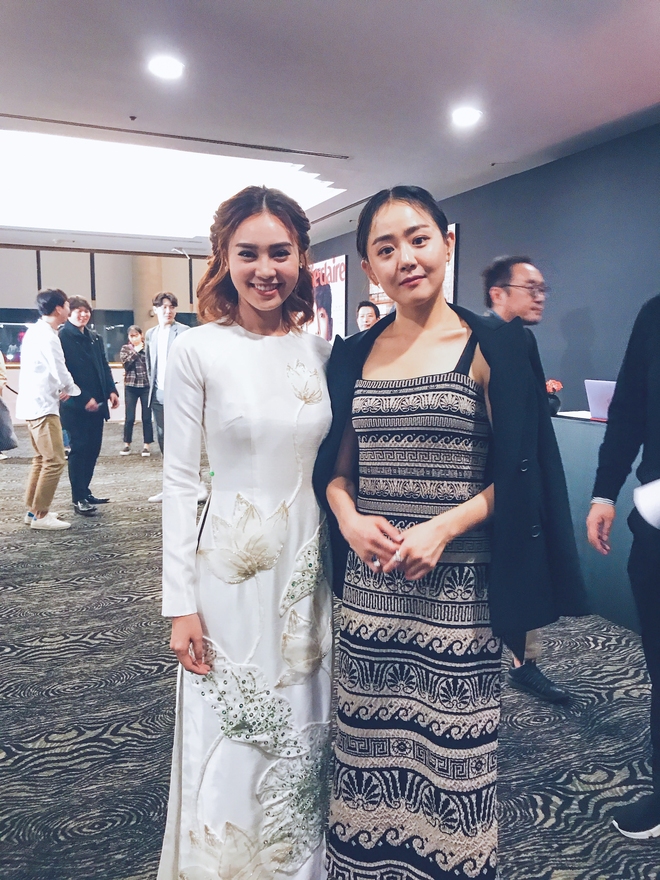 Đâu cần cầu kì hay hở bạo, chỉ cần mặc áo dài mà bộ tứ Cô Ba Sài Gòn cũng đủ gây ấn tượng tại LHP Busan - Ảnh 3.
