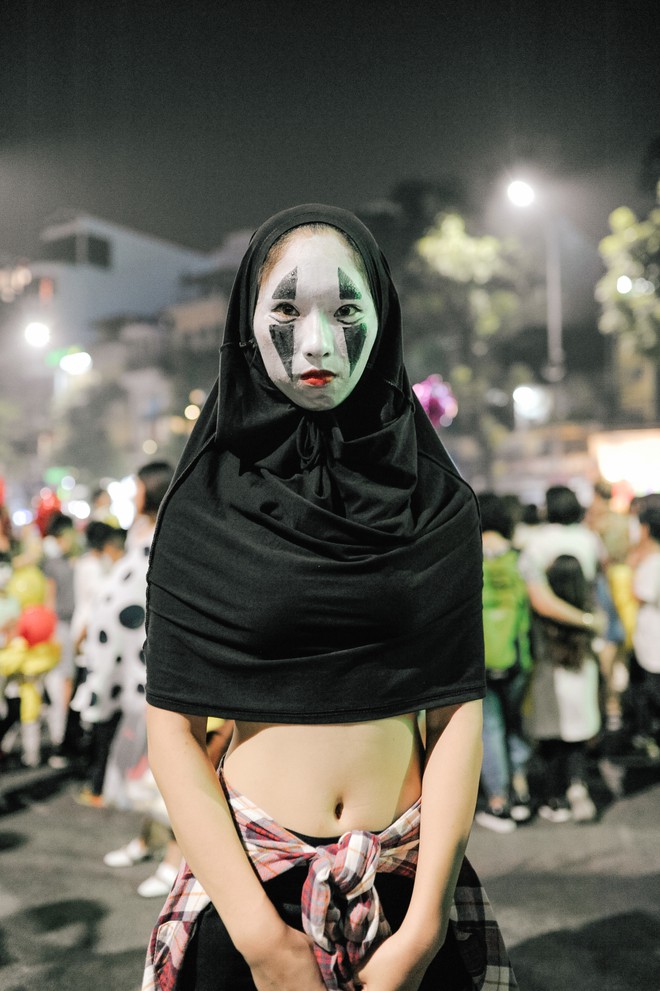 H&agrave;ng trăm t&ecirc;n hề nh&iacute; của phim IT nhảy m&uacute;a cực đ&aacute;ng y&ecirc;u trong ng&agrave;y Halloween - Ảnh 4.
