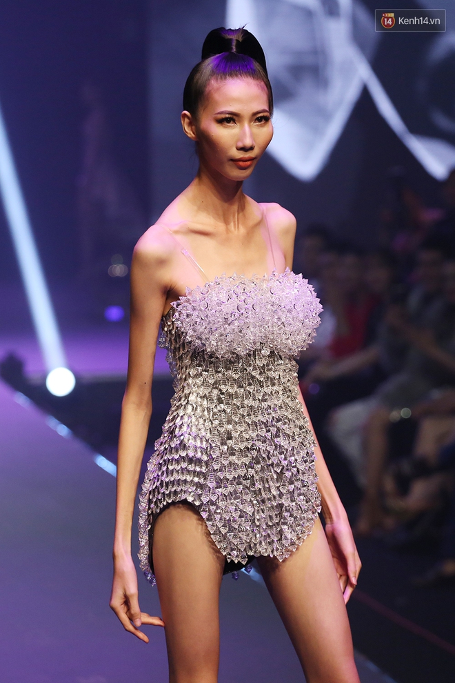 Cao Ngân được cổ vũ nhiều nhất trong phần catwalk mở màn của Chung kết Next Top Model - Ảnh 1.