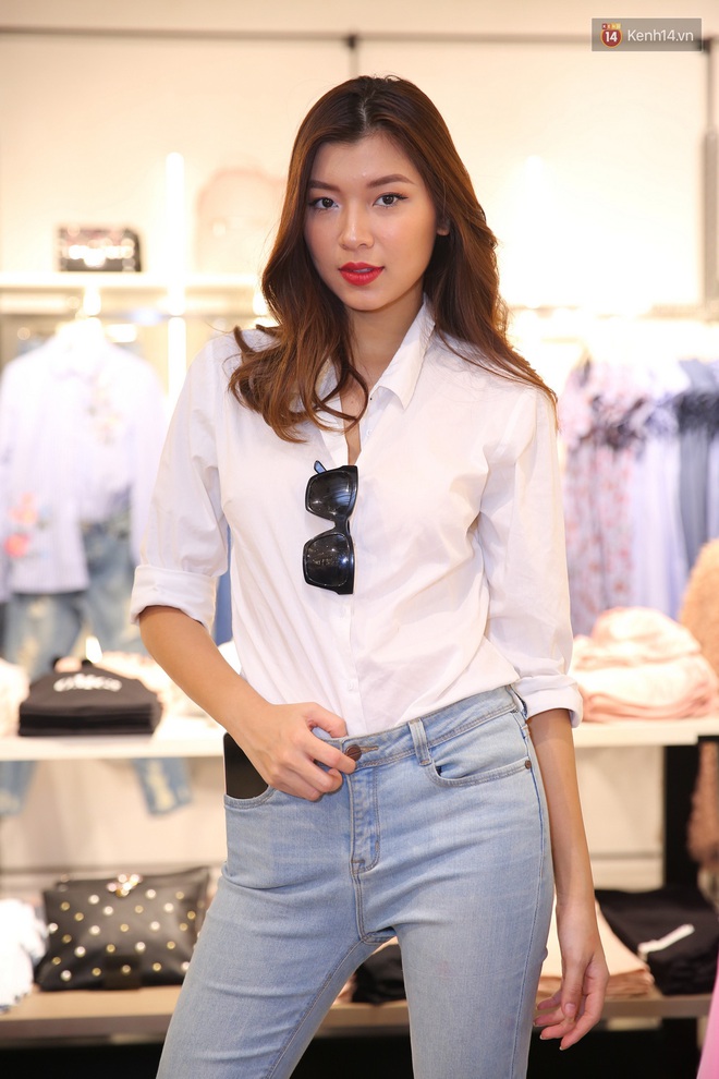 Stradivarius Việt Nam khai trương: Đồ đẹp gi&aacute; si&ecirc;u dễ chịu, &aacute;o ph&ocirc;ng cao nhất chỉ 249.000 đồng - Ảnh 20.