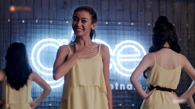 Glee Việt tập 6: Tập thể học sinh bị người yêu thầy Minh phát thuốc thần” để hát cho sung - Ảnh 14.