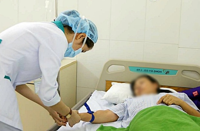 Vụ 9 du kh&aacute;ch nhập viện sau khi ăn trưa ở Đ&agrave; Nẵng: Kh&ocirc;ng phải ngộ độc thực phẩm - Ảnh 1.