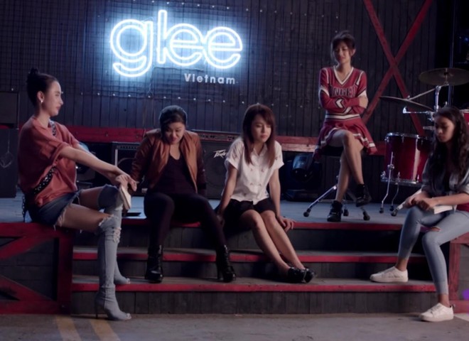 Glee Việt tập 15: Hòa Minzy, Tú Vi lần lượt đặt lịch hẹn làm “chuyện ấy” trong tập phim nói về bình đằng giới - Ảnh 2.