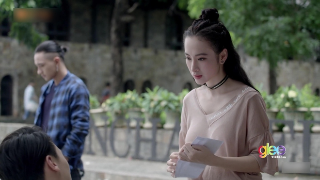 Glee Việt tập 9: Hạ Quyên (Angela) đòi chia tay Đăng Phương (Rocker Nguyễn) vì không có tiền - Ảnh 8.