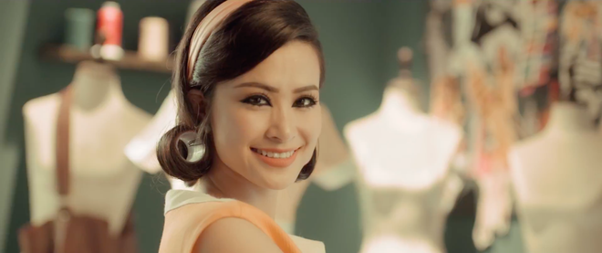 Đông Nhi - Truyền nhân đời thứ 20 của “Cô Ba Sài Gòn” biến hoá linh hoạt với tạo hình pop-art trong MV nhạc phim - Ảnh 3.