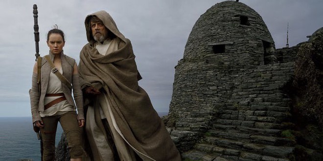 Bạn sẽ sốc nếu biết sự thật về th&acirc;n thế của Rey trong Star Wars: The Last Jedi - Ảnh 5.