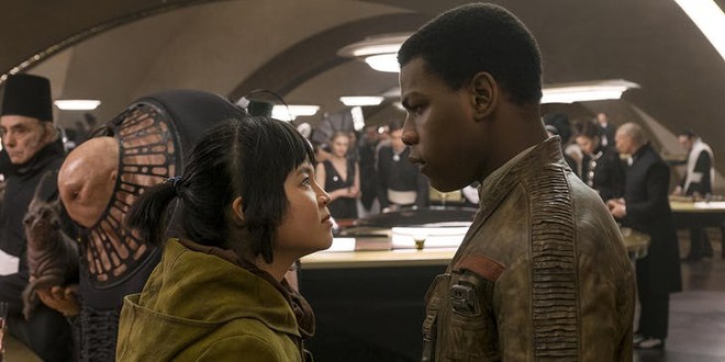 Bạn sẽ sốc nếu biết sự thật về th&acirc;n thế của Rey trong Star Wars: The Last Jedi - Ảnh 7.