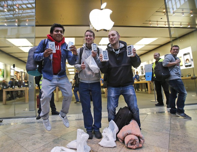 Quên khẩn trương iPhone 8 và iPhone X đi, có cả tá lý do iPhone 7 đáng mua hơn rất nhiều - Ảnh 1.