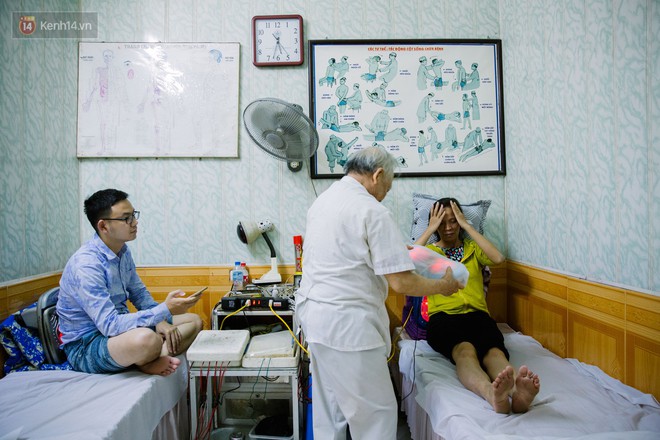 Người thầy thuốc gi&agrave; 25 năm thầm lặng kh&aacute;m bệnh miễn ph&iacute; cho người ngh&egrave;o ở H&agrave; Nội - Ảnh 4.