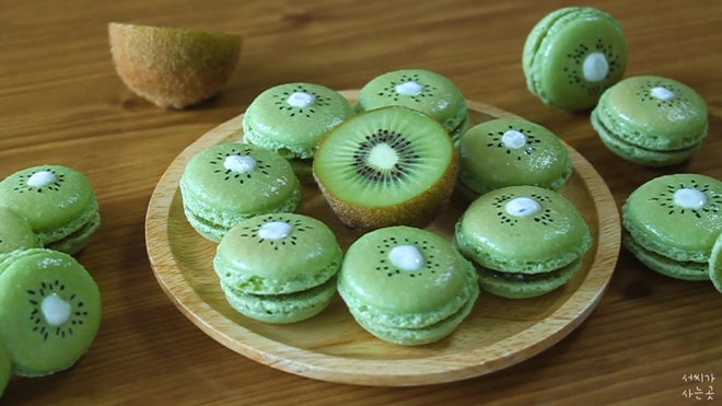 Tự làm bánh macaron luôn hot với công thức kiwi mới lạ - Ảnh 15.