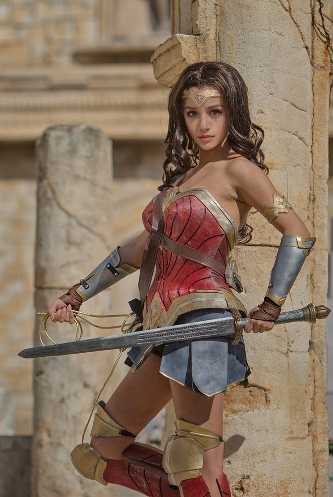 C&ocirc; g&aacute;i Philippines c&oacute; m&agrave;n cosplay th&agrave;nh Wonder Woman xuất sắc kh&ocirc;ng thua bản gốc - Ảnh 13.