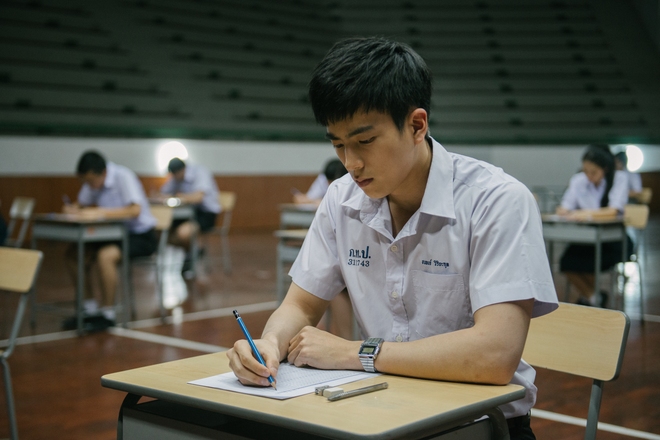 Bad Genius: Đừng nghĩ học hành là chuyện trẻ con, gia đình quan trọng lắm, nếu không, Bank đã chẳng lạc lối như thế! - Ảnh 6.