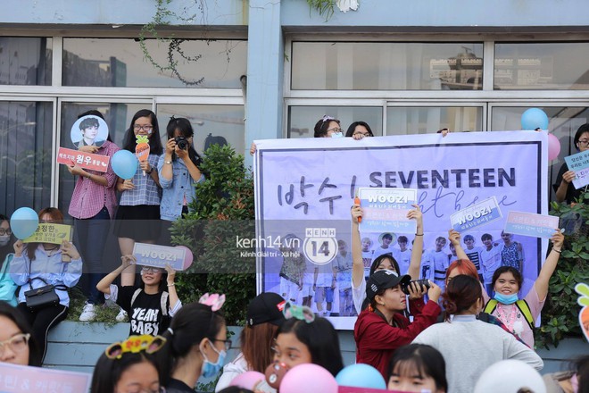 Hoàng tử lai Samuel điển trai, cùng Seventeen ngoái lại chào fan Việt bằng được tại sân bay Tân Sơn Nhất - Ảnh 20.