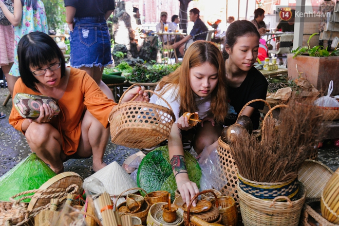 Chợ quê đặc biệt giữa lòng Sài Gòn: trao cây nhà lá vườn để đổi yêu thương cho người nghèo - Ảnh 5.