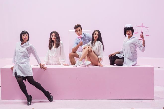 Trang Ph&aacute;p mời hội anh chị em đ&igrave;nh đ&aacute;m showbiz g&oacute;p mặt trong MV của ca kh&uacute;c hay nhất từ trước đến nay - Ảnh 10.
