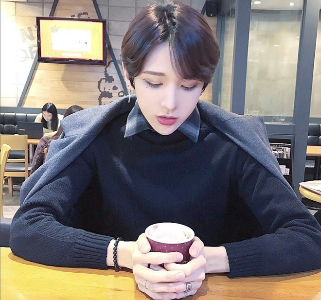 Ulzzang nam xứ Hàn bị nhầm là con gái vì suốt ngày khoe ảnh trang điểm - Ảnh 8.