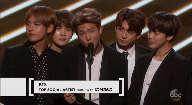 BTS đoạt giải Nghệ sĩ ảnh hưởng nhất mạng xã hội tại Billboard Music Awards 2017 - Ảnh 1.