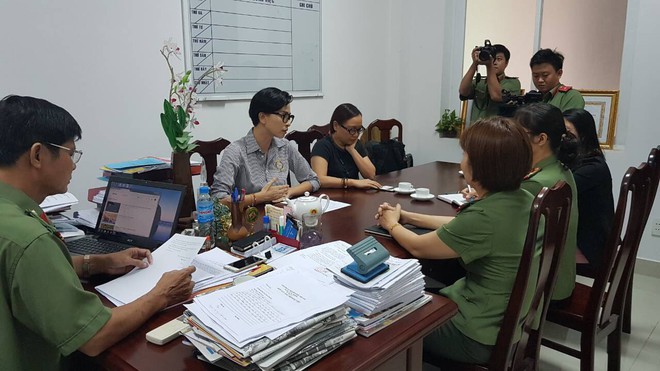 Luật sư nói về hành vi livestream Cô Ba Sài Gòn của thanh niên 19 tuổi: Nếu truy cứu, nhà sản xuất bắt buộc phải chứng minh thiệt hại thực tế - Ảnh 2. Luật sư nói về hành vi livestream Cô Ba Sài Gòn của thanh niên 19 tuổi: Nếu truy cứu, nhà sản xuất bắt buộc phải chứng minh thiệt hại thực tế - Ảnh 2.
