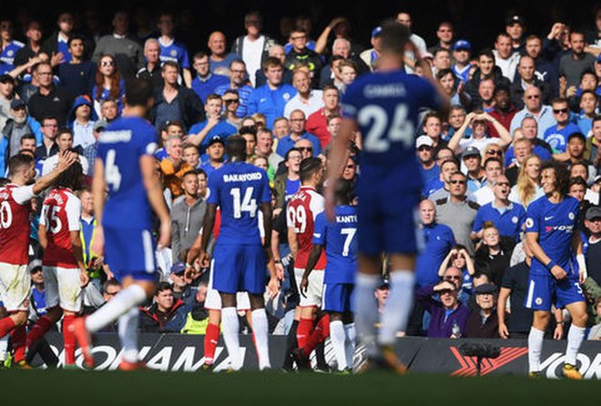 Bất ngờ trước 2 đội b&oacute;ng &ldquo;chơi xấu&rdquo; nhất Premier League - Ảnh 1.