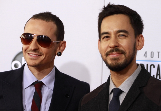 Chester Linkin Park tự tử khiến Rihanna cùng loạt sao thế giới xót xa - Ảnh 1.