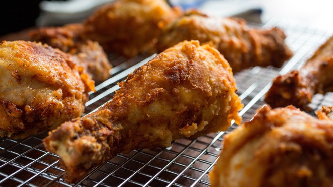Cuối c&ugrave;ng t&igrave;m ra l&yacute; do thực sự khiến mọi người cuồng ăn g&agrave; r&aacute;n KFC đ&acirc;y rồi - Ảnh 6.