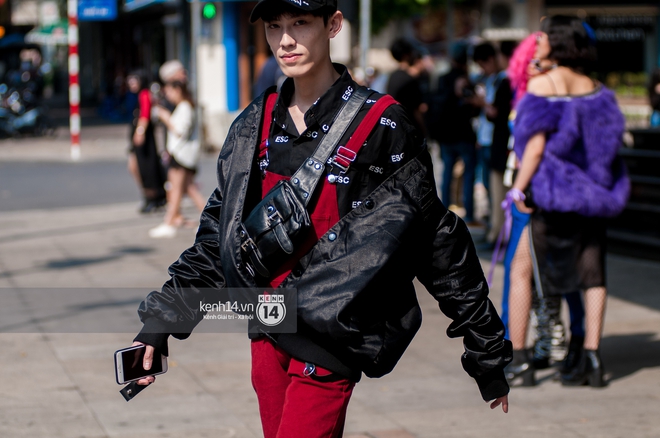 Street style ngày 2 VIFW: Dàn mẫu danh tiếng nhập cuộc, giới trẻ Hà thành thi nhau khoe phong cách dị cùng loạt màu tóc nổi bần bật - Ảnh 5.