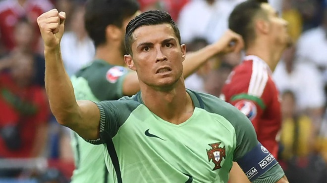 Cristiano Ronaldo, vị cứu tinh săn lùng khoảnh khắc - Ảnh 1.