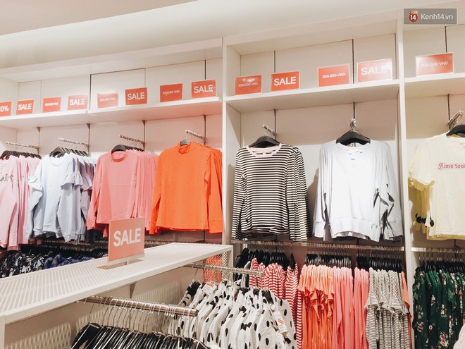 Thông báo sale tới 50%, H&M khiến tín đồ thời trang Hà Nội hụt hẫng vì sale quá ít đồ và không sale đồ Đông - Ảnh 3.