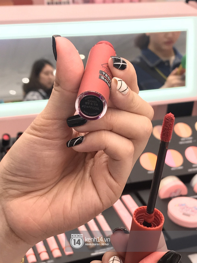 Clip nóng bỏng tay: Swatch cận cảnh loạt màu son 3CE Velvet Lip Tint đang gây sốt - Ảnh 13.