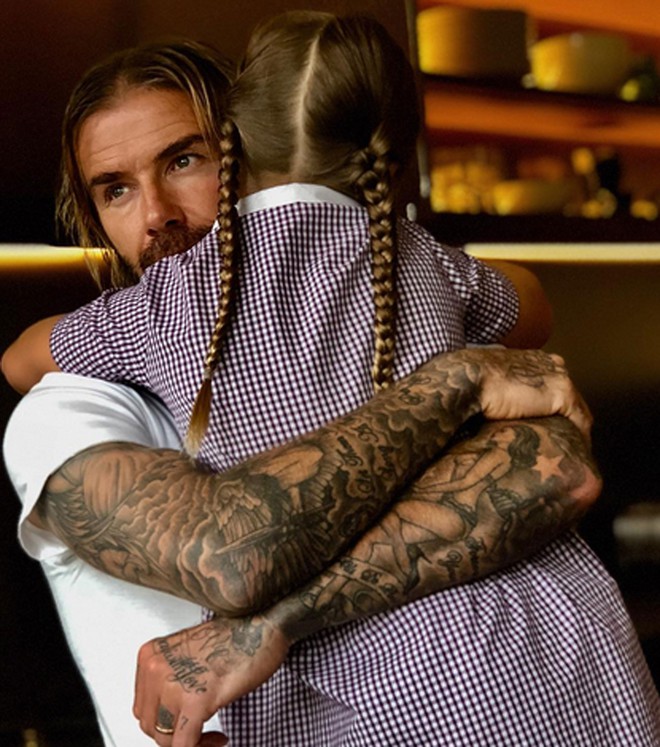 Loạt ảnh chứng minh: D&ugrave; lớn thế n&agrave;o, Harper vẫn sẽ lu&ocirc;n l&agrave; c&ocirc;ng ch&uacute;a nhỏ trong v&ograve;ng tay che chở của Beckham - Ảnh 22.