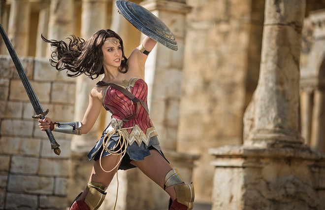 C&ocirc; g&aacute;i Philippines c&oacute; m&agrave;n cosplay th&agrave;nh Wonder Woman xuất sắc kh&ocirc;ng thua bản gốc - Ảnh 11.