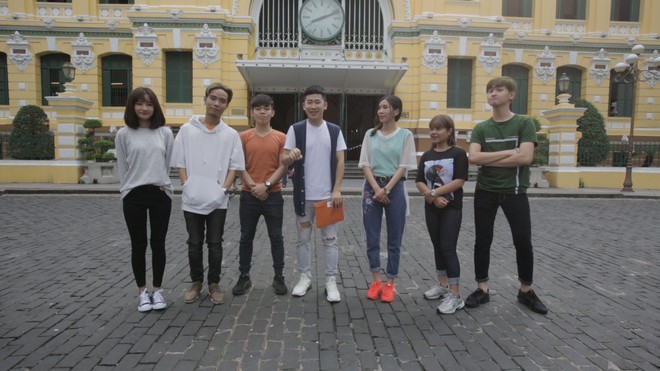 Một bữa ăn hai số phận: Suni Hạ Linh thong thả lọc đậu, Lou Ho&agrave;ng phải mướt m&aacute;t mồ h&ocirc;i đạp x&iacute;ch l&ocirc; - Ảnh 1.