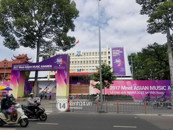 1 ngày trước MAMA 2017 tại Việt Nam: Nhà hát Hòa Bình đã được trải thảm đỏ, an ninh thắt chặt - Ảnh 1.