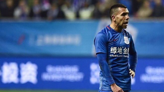 Bị chê béo, Tevez đáp trả bằng cách chê bóng đá Trung Quốc không khá nổi - Ảnh 1.