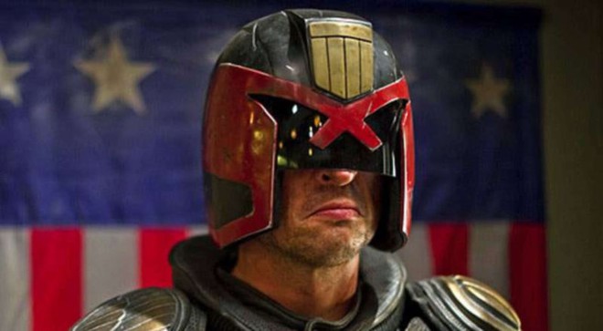Karl Urban có thể sẽ trở lại với vai Judge Dredd trong Mega-City One - Ảnh 1.