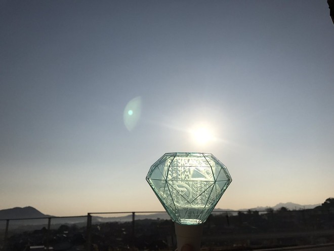 Mặt trăng xanh ngọc trong ngày tiễn đưa Jonghyun sự thực là hiện tượng gì? - Ảnh 2.