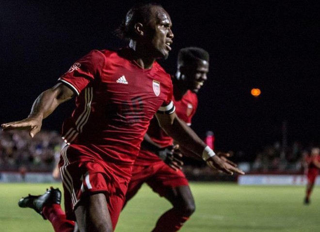 Drogba lập si&ecirc;u phẩm khiến b&oacute;ng đ&aacute; Mỹ ngả mũ th&aacute;n phục - Ảnh 2.