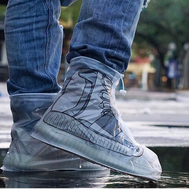 &Aacute;o mưa cho sneaker cuối c&ugrave;ng cũng ra đời - Ảnh 2.
