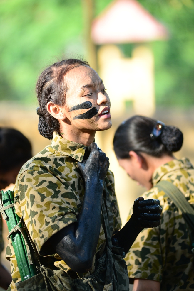 Sao nhập ngũ: Mai Ng&ocirc; hoang mang khi phải tắm chung, mong được make-up khi ghi h&igrave;nh - Ảnh 7.