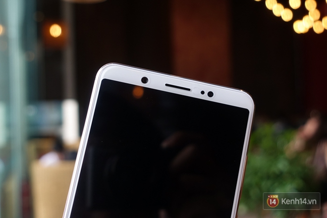 Đập hộp v&agrave; trải nghiệm nhanh Vivo V7+: M&aacute;y c&oacute; thiết kế đẹp, camera selfie 24 MP ấn tượng - Ảnh 15.