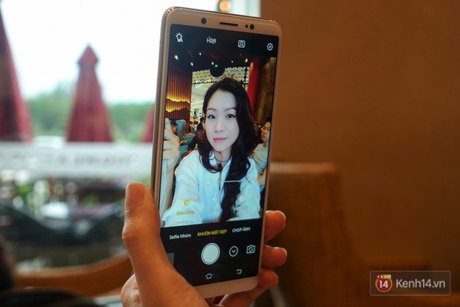 Đập hộp v&agrave; trải nghiệm nhanh Vivo V7+: M&aacute;y c&oacute; thiết kế đẹp, camera selfie 24 MP ấn tượng - Ảnh 19.