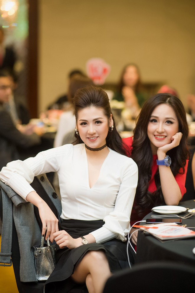 T&uacute; Anh nhắng nh&iacute;t khoe sắc b&ecirc;n đ&agrave;n chị Mai Phương Th&uacute;y tại sự kiện - Ảnh 4.