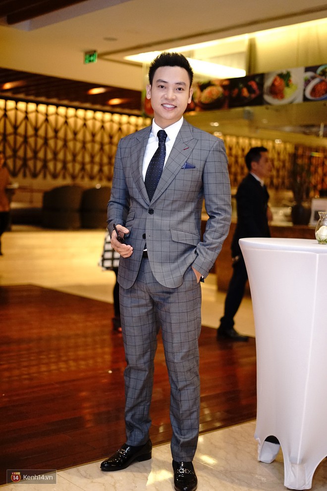 Qu&aacute;n qu&acirc;n Vietnam Idol 2014 Nhật Thủy rạng rỡ trong đ&aacute;m cưới với bạn trai doanh nh&acirc;n - Ảnh 18.