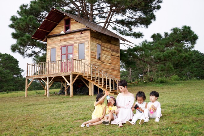 Bồi hồi với c&acirc;u chuyện t&igrave;nh bạn trong MV nhạc phim Đời cho ta bao lần đ&ocirc;i mươi - Ảnh 4.