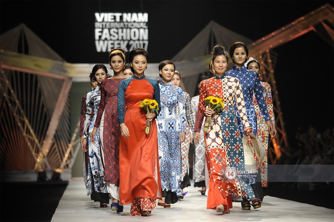 VIFW ngày 2: Chị đại Ngô Thanh Vân mở màn xuất sắc cho BST Cô Ba Sài Gòn của Thuỷ Design House - Ảnh 9.